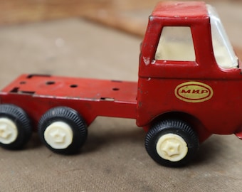 Camión pequeño Un juguete, Modelo vintage, modelo de camión, Camión de juguete, juguete vintage, camión de juguete, juguete de metal, tractor rojo!