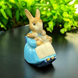 Beatrix Potter Royal Albert - Mrs Rabbit and Bunnies F Warne and Co 1989 Vintage Figurine - Ornament 9cm Height - Gift