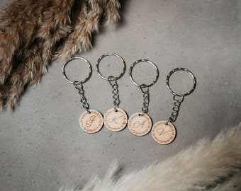 Schlüsselanhänger "Initialen" rund | personalisiert | graviert | Holz | Geschenk für Geburtstag, Weihnachten, Jahrestag, Vatertag, Muttertag