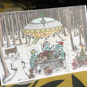 Tarjeta Alien Yuletide, tarjeta de Navidad OVNI, tarjeta de Navidad extraña, escena de nieve del bosque, tarjeta de fiesta alienígena, tarjeta de perro alienígena, OVNI festivo, tarjeta Rendlesham