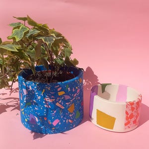 Cache-pot en terrazzo blanc / Pot de fleurs en terrazzo / Contenant décoratif en terrazzo
