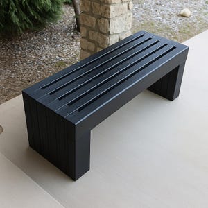 Plano de banco moderno de listones negros: asientos de patio fáciles de montar (PDF)