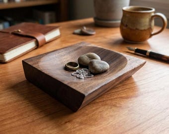 Handmade Walnut Catchall Dish - Wooden Valet Tray for Keys and Rings, Men's Dresser Organizer, Small Wooden Bowl, Minimalist Desk Accessory