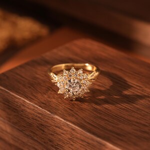 Bague tournesol diamant taille ronde 18 carats, bague de fiançailles halo diamants plaqué or, anneau d'anniversaire, bague en argent sterling 925, cadeaux de Noël