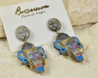 Vintage ear clips: Ethnic mask - Imposing jewel - Resin pendant clips - Blue