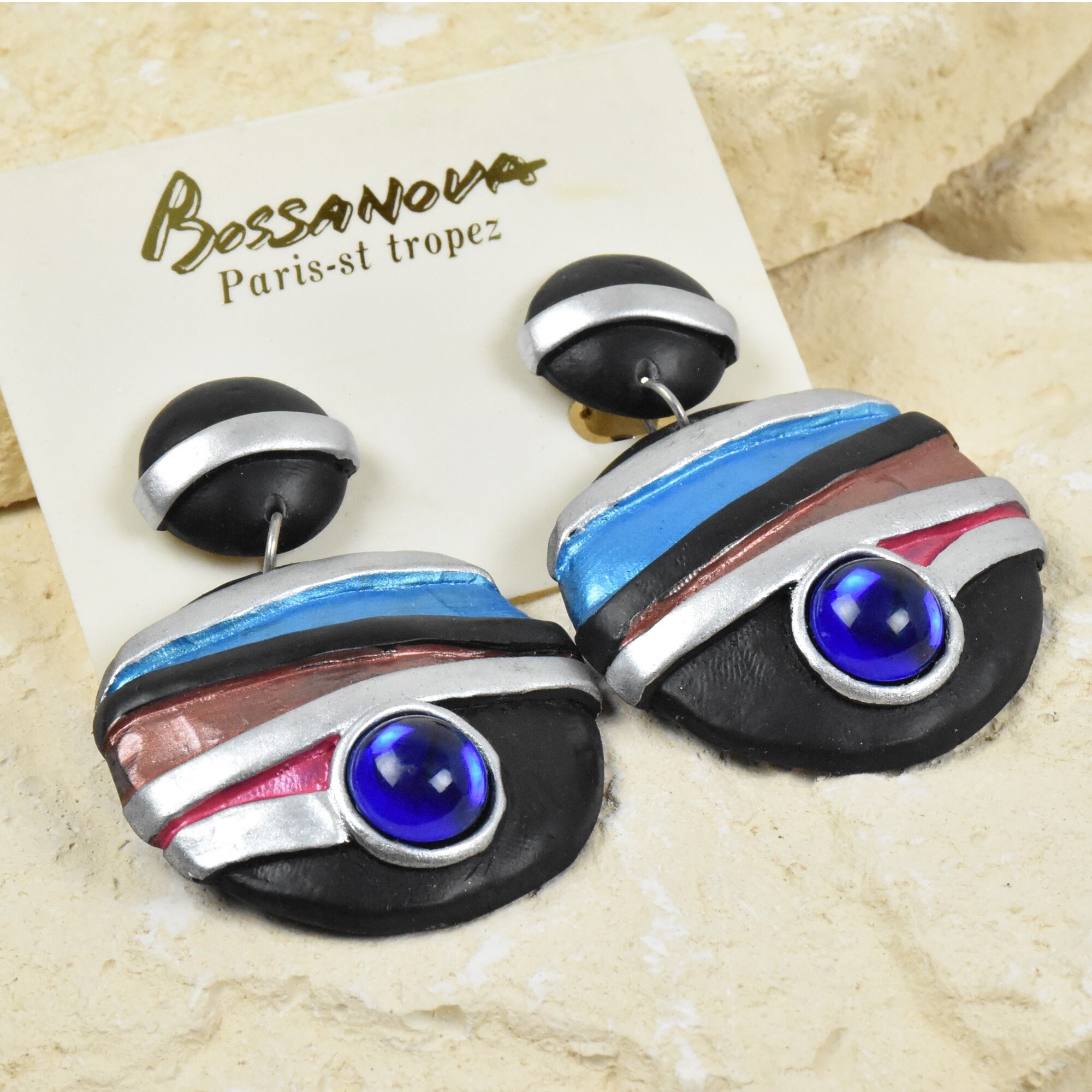 Paire De Clips D'Oreilles Vintage BOSSANOVA PARIS - ST TROPEZ - Résine Colorée - Occasion Très Bon État