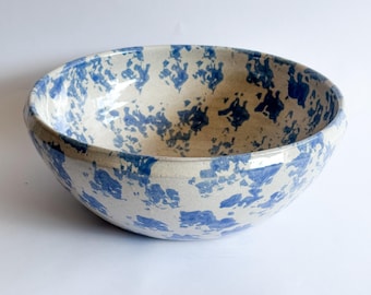 Vintage blaue Spongeware-Keramikschüssel, große 10-Zoll-Steingut-Servierschüssel, Bauernhaus-Küchendekor, primitive Landkeramik