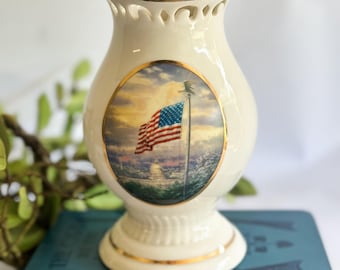 Vintage Avon Americana vas, amerikansk flagga mjölkglasstil dekor, patriotisk stugdekor