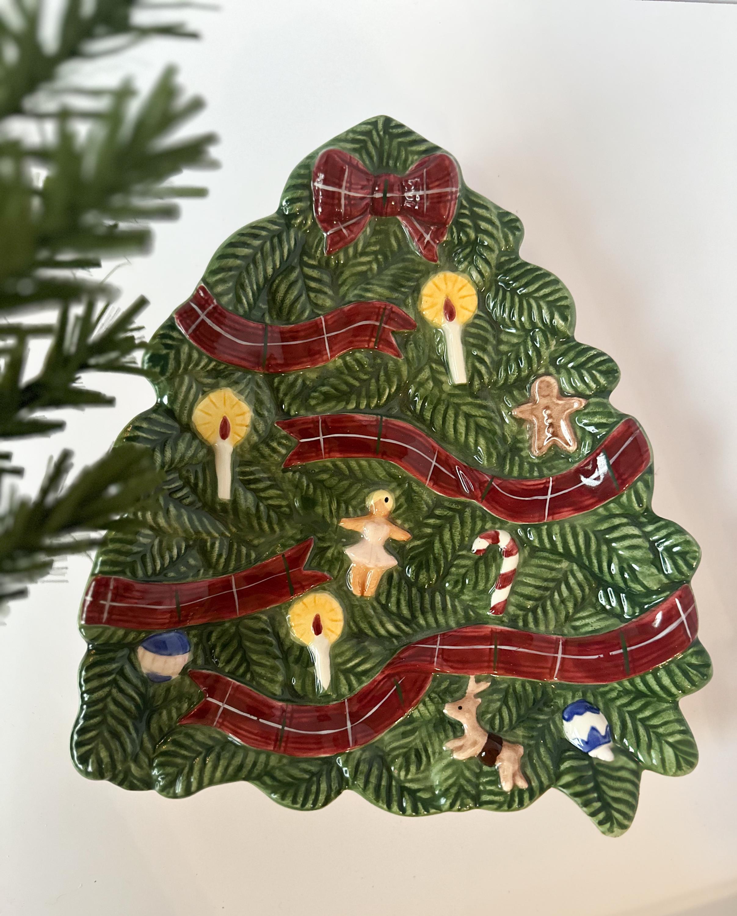 The Cellar Vintage 1994 Macy's Christmas Tree Ceramic Decorative Plate - Wall Hang