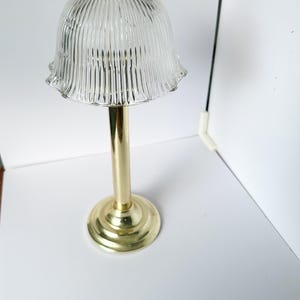Vintage messing kaarslamp: bibliotheekbureaulamp uit het midden van de eeuw