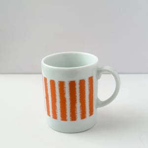 Taza LaGardo Tackett de mediados de siglo – Taza de café de porcelana Schmid con rayas naranjas, Japón, década de 1960, Colección de helados y dulces MCM