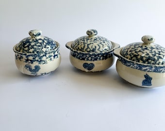 Zestaw misek do zupy cebulowej z powłoką Spongeware w stylu vintage, wzór niebieskiej gęsi, wycofana z produkcji kamionka, wystrój kuchni w stylu rustykalnym, naczynia do serwowania w kuchni w stylu rustykalnym