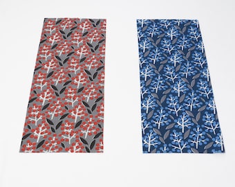 Tenugui Towel | Nandina Berry Pattern | Kyoto Hand Dyed 100% Cotton | Reusable Lightweight Multipurpose Cloth Gift | 90 × 35cm