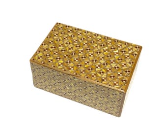 Large Puzzle Box 21-steps +1 Kirichigai Geometric Patterns | Hakone Yosegi | W5.9 x D3.8 x H2.6 inch | Handmade Wooden Art by Craftsman