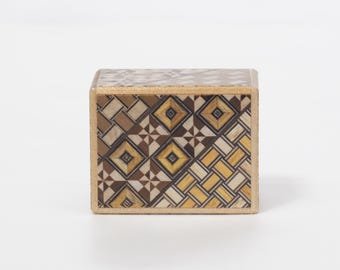 Miniature Hakone Puzzle Box 5-Step | Yosegi-Zaiku Geometric Mosaic Pattern 2 sun | Himitsu-bako Souvenir Gift