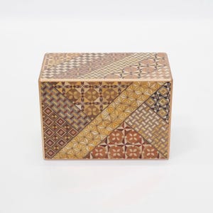 Hakone Puzzeldoos 54 + 1 Stappen | 6 Sun (7,12 inch / 18,1 cm) | Traditionele houten geheime doos, Himitsu-bako