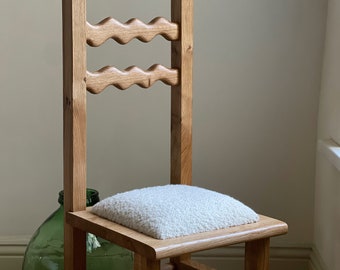 Bouclé-Stuhl aus massivem Eichenholz - Handgefertigter Sonntagskollektion Möbel Designer Sitzmöbel UK