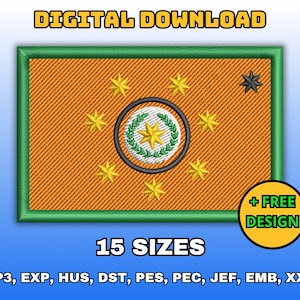 Könnte beinhalten: Ein gesticktes Patch-Design mit orangefarbenem Hintergrund, grünem Rand und einem zentralen Emblem. Das Design umfasst einen zentralen Stern, umgebende Sterne und den Text "DIGITALER DOWNLOAD" und "15 GRÖSSEN". Ein gelber Kreis mit dem Text "+ FREE DESIGN" befindet sich unten rechts.