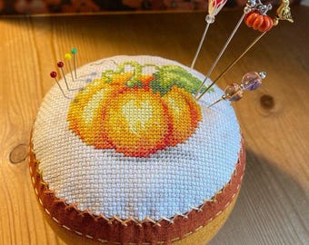Embroidered round  textile pincushion with pumpkin : DIY Sewing Tutorial (PDF Pattern and instructions )