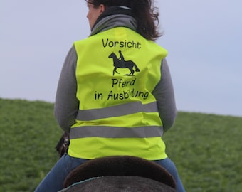 Warnweste "Vorsicht - Pferd in Ausbildung!"