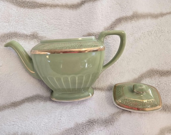 Vintage Hall Pottery Teekanne, &#39;Hollywood&#39; 6 Tassen Teekanne mit goldenem Akzent.