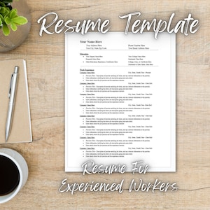Peut inclure: Un modèle de CV noir et blanc pour les travailleurs expérimentés. Le modèle comprend des sections pour les coordonnées, la formation, l'expérience professionnelle et les compétences. Le texte "Modèle de CV" est en haut de la page, et le texte "CV pour les travailleurs expérimentés" est en bas de la page.