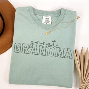 Great Grandma Shirt, New Great Grandma Gift, Grandma Pregnancy Reveal Tshirt, Mother&#39;s Day Gift for Great Grandma, Granny T-shirt Birthday