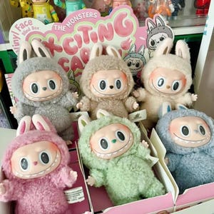 Aufregende Puppe Macaron Serie, Die Monster Handgemachte Blind Box Figur, Kawaii Vinyl Spielzeug, Sammlergeschenk, Überraschungstaschenanhänger Ästhetik.