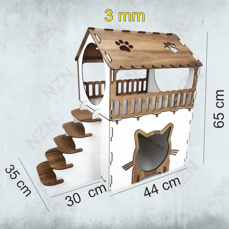 K&ouml;nnte beinhalten: Wei&szlig;es und braunes Holzkatzenhaus mit einer Rampe und einer katzenf&ouml;rmigen &Ouml;ffnung. Das Haus ist 65 cm hoch, 44 cm breit und 30 cm tief. Das Haus ist aus 3 mm dickem Sperrholz gefertigt.