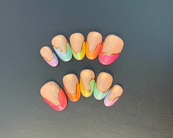 Uñas postizas ombré arcoíris hechas a mano: set magnético perlado