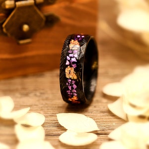 Black Hammered Damascus Steel Ring with Meteorite and Gold Foil Purple Opal, 8mm Rings, Men&#39;s Personalized Wedding Ring, Anniversary Gift