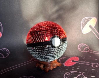 Pokeball único inspirado en la bola de discoteca