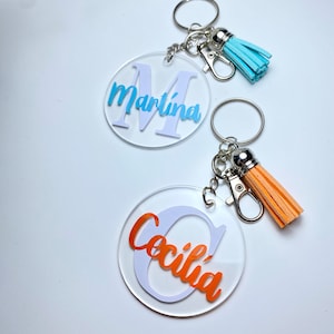 Gepersonaliseerde sleutelhanger met letters en namen als cadeau-idee, echt voor haar, sleutelhanger van acryl, sleutelhanger, gepersonaliseerd cadeau