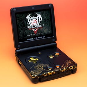 Game Boy Advance SP IPS Mod – Ōgonha 黄金lin Collector’s Edition | USB-C Lade- und Audioanschluss + Zubehör enthalten