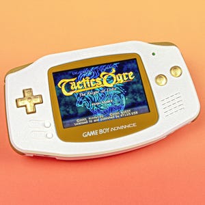 Kōhaku Edition Game Boy Advance IPS M2 | Metallic Gold Resin Buttons | Audio Amplifier & Collector&#39;s Upgrades | Case and Earphones Included