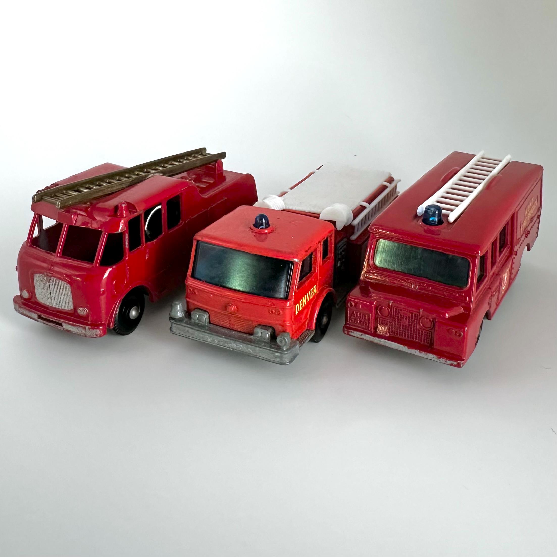 ミニカー（ブリキ）セット（救急車・タクシー・パトカー・消防車） ミニカー（ブリキ）セット（救急車・タクシー・パトカー・消防車