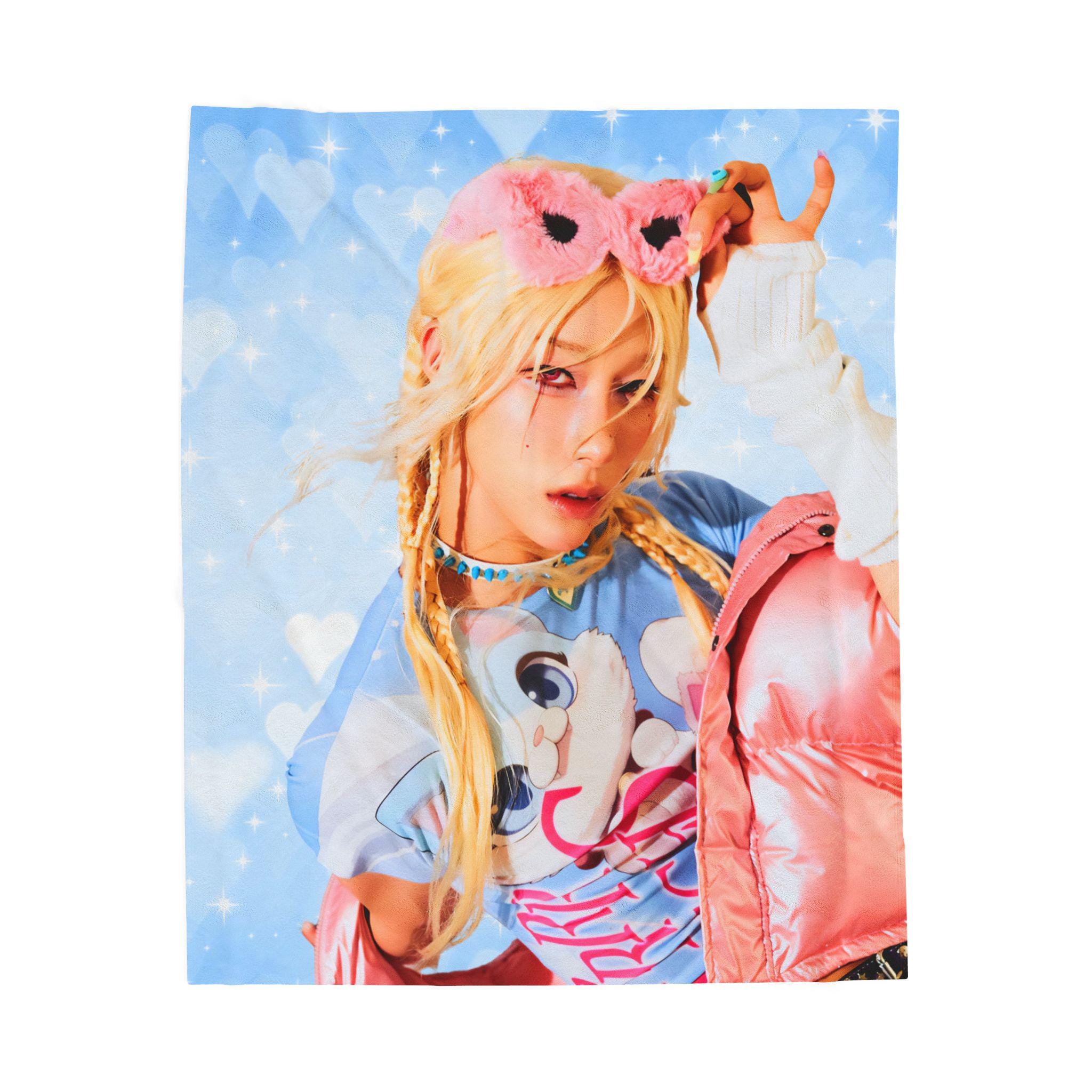 Xlov Rui Uxlxve Velveteen Plush Blanket: Evol Kpop Concert Tour