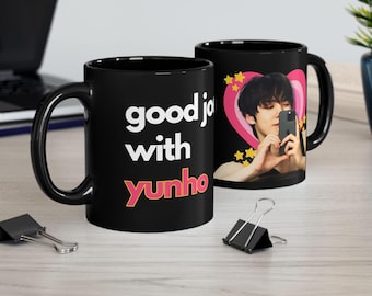 Tazza nera con selfie allo specchio di Yunho degli Ateez, tazza Kpop Y2k dei membri degli Ateez, merchandising del tour Ateez 2025, idee regalo per gli Atiny, regalo di compleanno e merchandising per i fan.