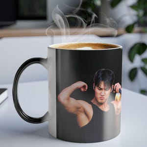 Tazza Seventeen Mingyu Biceps Color Morphing, tazza Svt Mingyu Kpop, gadget per membri Ateez, idee regalo per Atiny, regalo di compleanno e gadget per fan 11oz