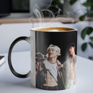 Taza que cambia de color Bang Chan de Stray Kids, taza Kpop de Skz Bang Chan, artículos de miembros de Stray Kids, ideas de regalos para quedarse, regalos de cumpleaños y artículos de fans de 11 oz