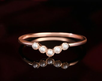 Aliança de casamento com pérolas, anel de aniversário em ouro maciço, anel minimalista para usar em conjunto com outros anéis.