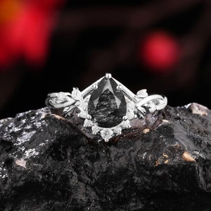 Schwarzer Rutilquarzring Birnenförmiger Verlobungsring Natürlicher Blattzweigring Einzigartiger Twist Brautring Vintage-Zweig Ehering