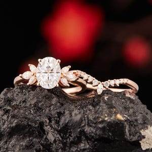 Oval Cut Moissanite Engagement Ring Marquise Diamond Chevron Ring Curved Wedding Band Vintage Bridal Ring Set Unique Anniversary Ring Women