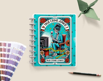 True Crime Junkie Planner Cover - grappig tarotontwerp, aanpasbare schijfgebonden