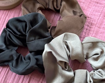 Satin large scrunchie