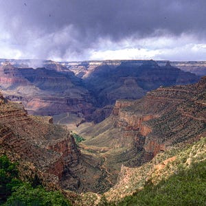 Stampa su tela o carta del Grand Canyon con nuvole temporalesche
