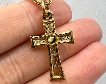 Halskette Shadow Cross mit echtem Krippenstein - Zierlicher goldfarbener Anhänger