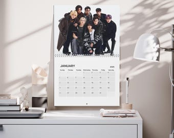 Stray Kids Kpop 2025 Wandkalender - Kpop Fan Geschenk, Bürodekoration, einzigartiger Kalender, Kpop Merchandise