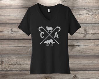 Come Bye-Away Crook Emblem - Women's V-neckTee