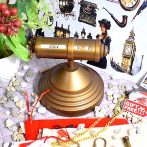 CALENDARIO PERPETUO DE LATÓN, Calendario de escritorio, Calendario de sobremesa, Calendario antiguo marrón personalizado, Regalo de cumpleaños, Regalo de Navidad